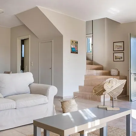 Isalos Holiday home *